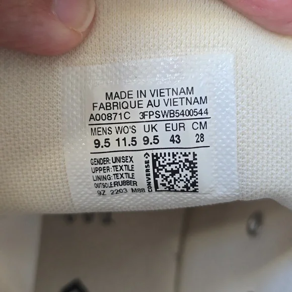 White Converse - Picture 4 of 7